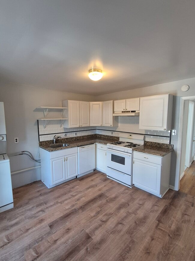 Building Photo - 2301 Pennsylvania Ave Rental