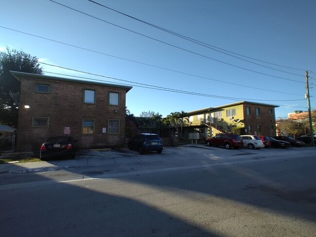 Photo - 600 SW 9th Ave