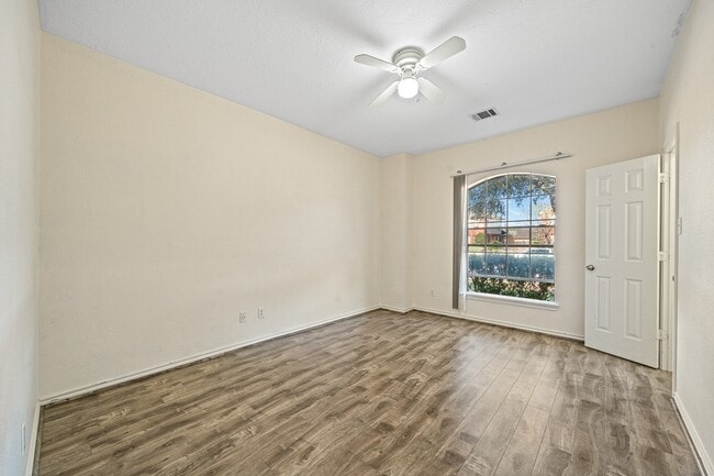 Photo - 15727 Schumann Ln