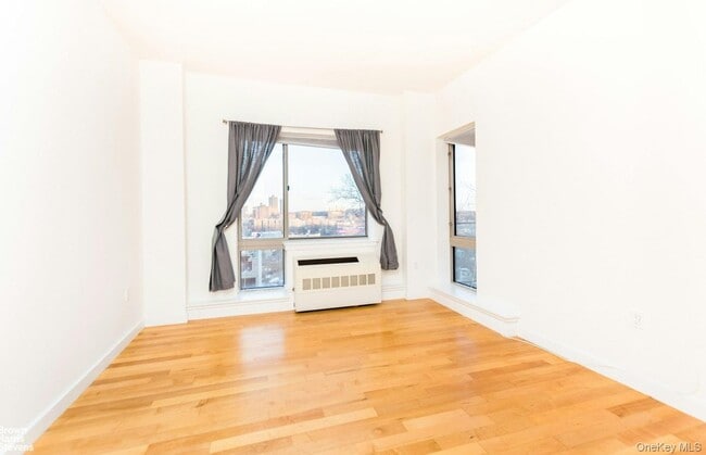 Photo - 3585 Greystone Ave Unit 4B