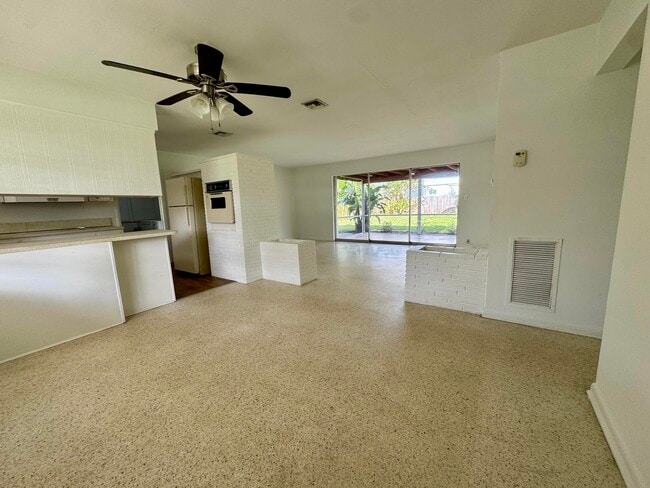 Photo - 678 NW 12th Terrace