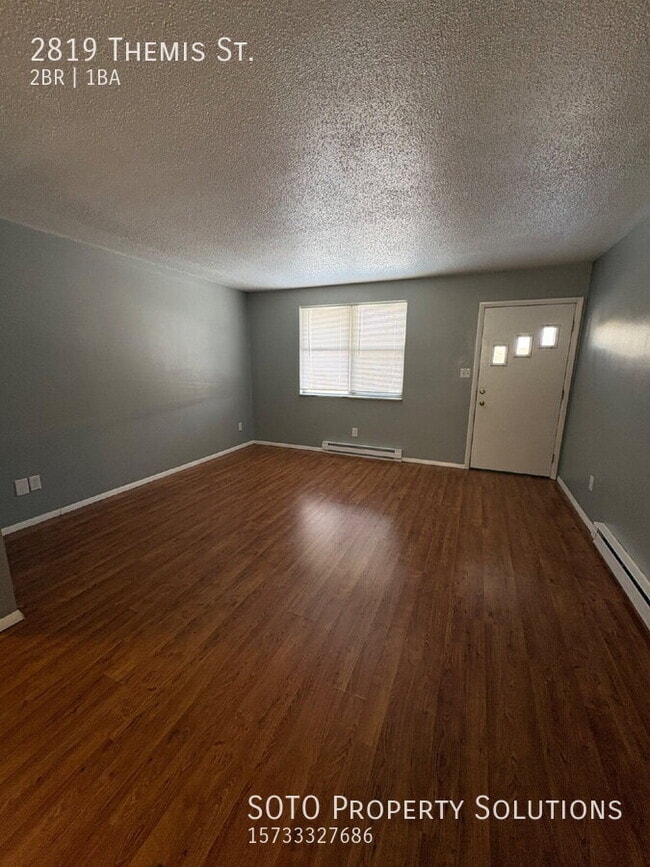 Photo - 2819 Themis St