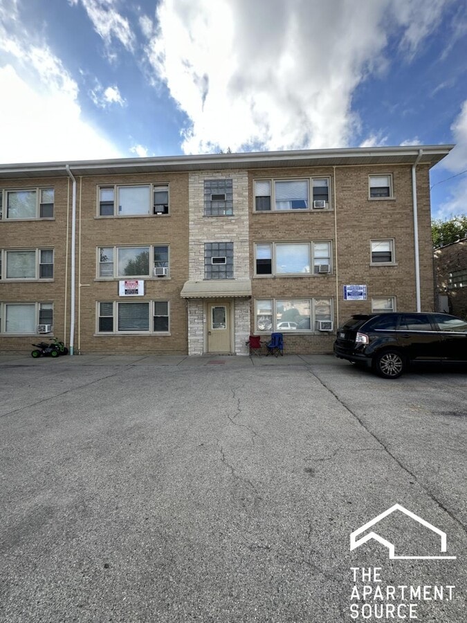 Photo - 7632.5 N Milwaukee Ave Unit 2B