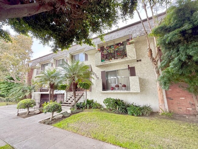 Photo - 12745 Venice Blvd