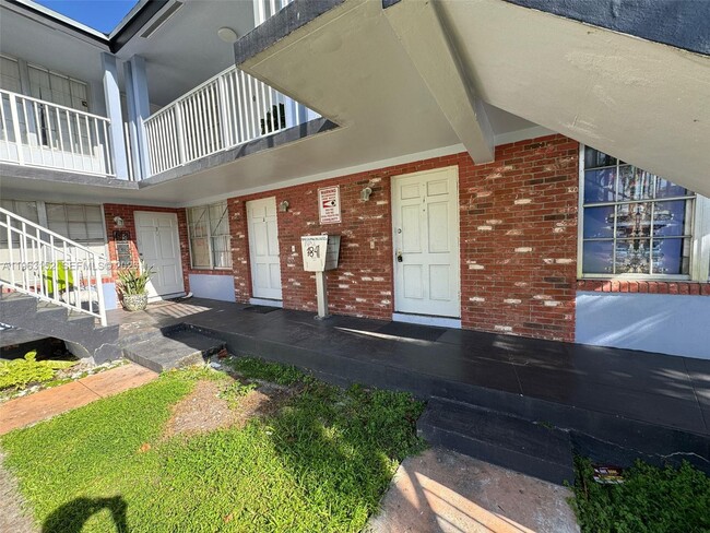 Building Photo - 7841 Dunham Blvd Unit 1