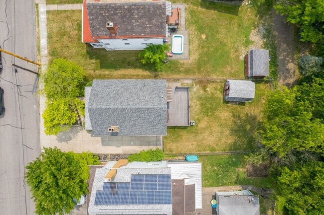 Photo - AVAILABLE MAY 1ST! GORGEOUS 3 BEDROOM IN CARNEGIE!!