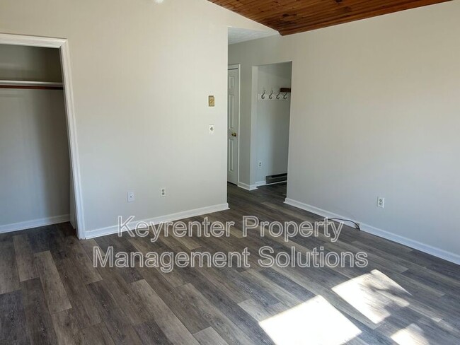 Photo - 400 F St