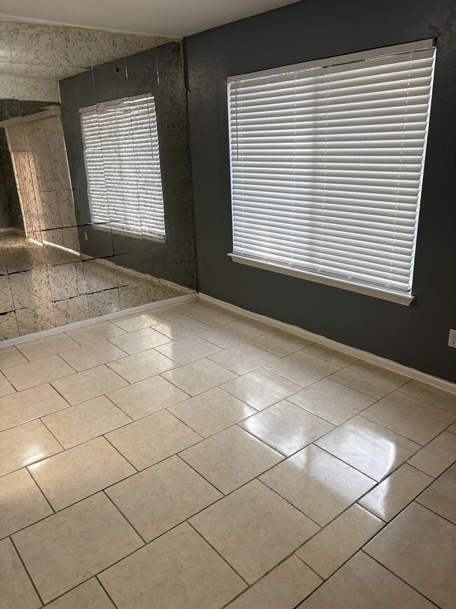 Photo - 4020 Billingsgate Rd Unit apartment for rent