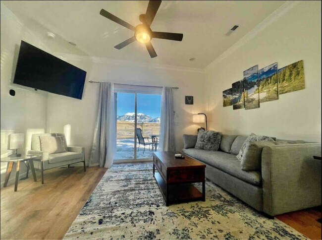 Building Photo - 17 Manley Ln