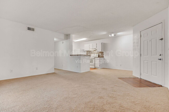 Photo - 2030 Cascades Blvd Unit 201