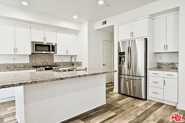 Photo - 39 Prominence Condo