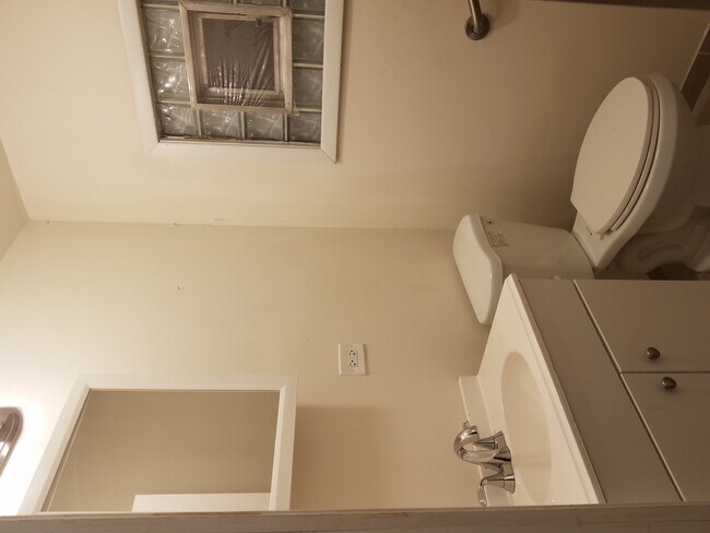 Photo - 244 E 92nd St