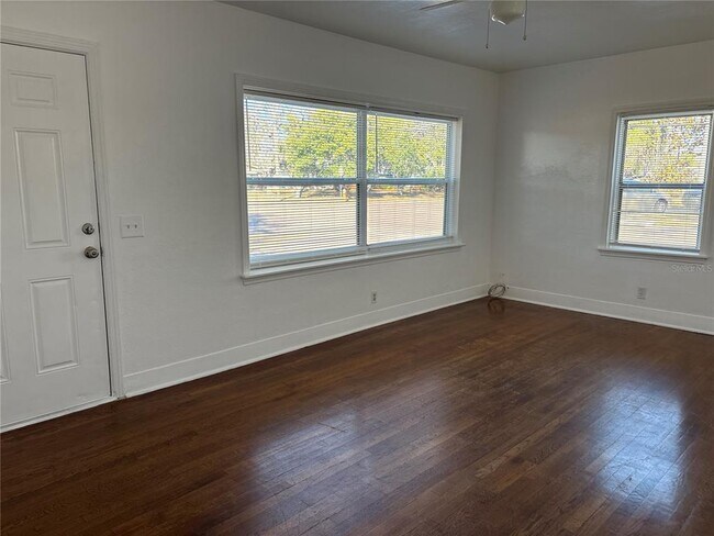 Photo - 1437 Pine St