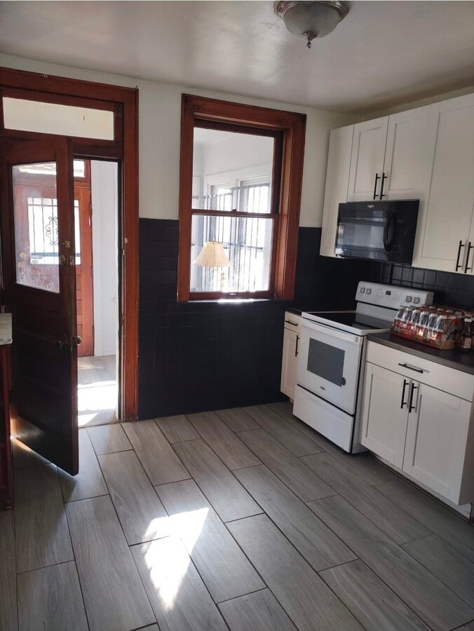 Photo - 4846 Penrose St Unit 1
