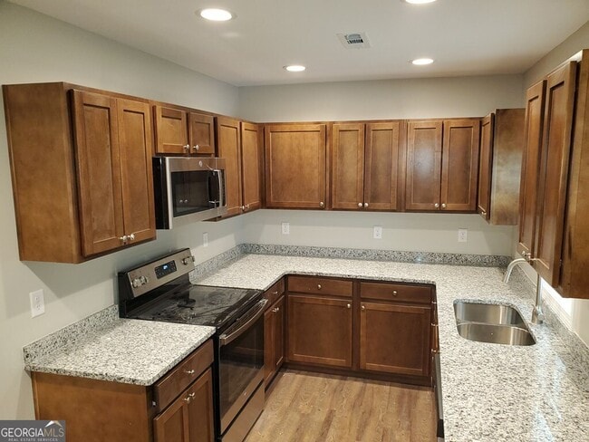 Photo - 211 W Moore St
