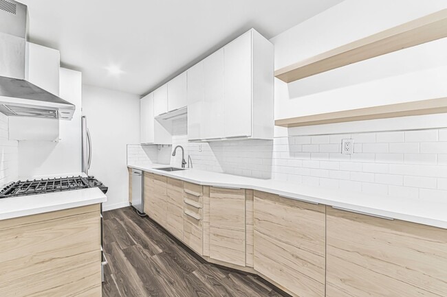 Photo - 4308 E 4th St Unit 02