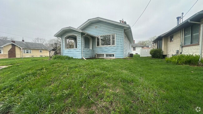 Building Photo - 740 Baltimore St Rental