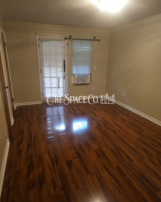 Photo - "Charming 2-Bed Townhouse Retreat on Fleming Road – Spacious Comfort in Charleston!" Unit B