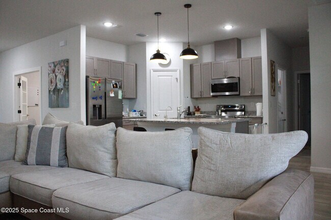 Photo - 843 Sorrel St NW