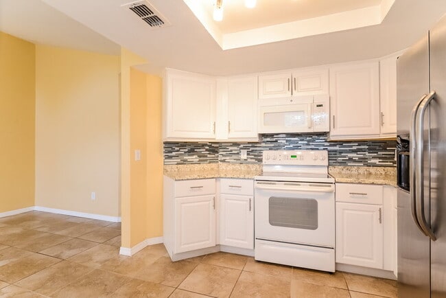 Photo - 7220 Bromley Dr