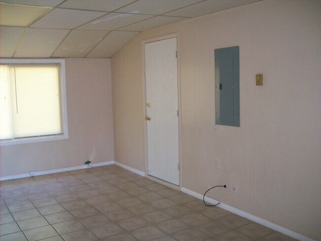Photo - 75 Baldwin Ln