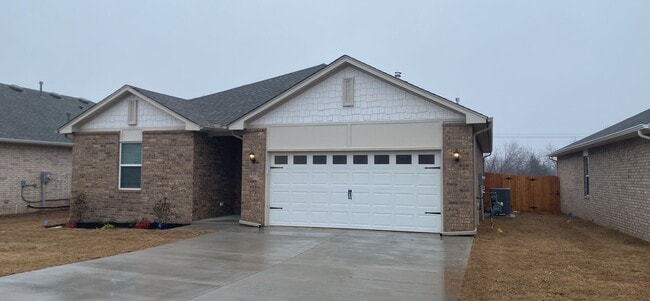 Photo - 3 Bedroom 2 Bathroom 2 Car Garage Home in Oakdale School District