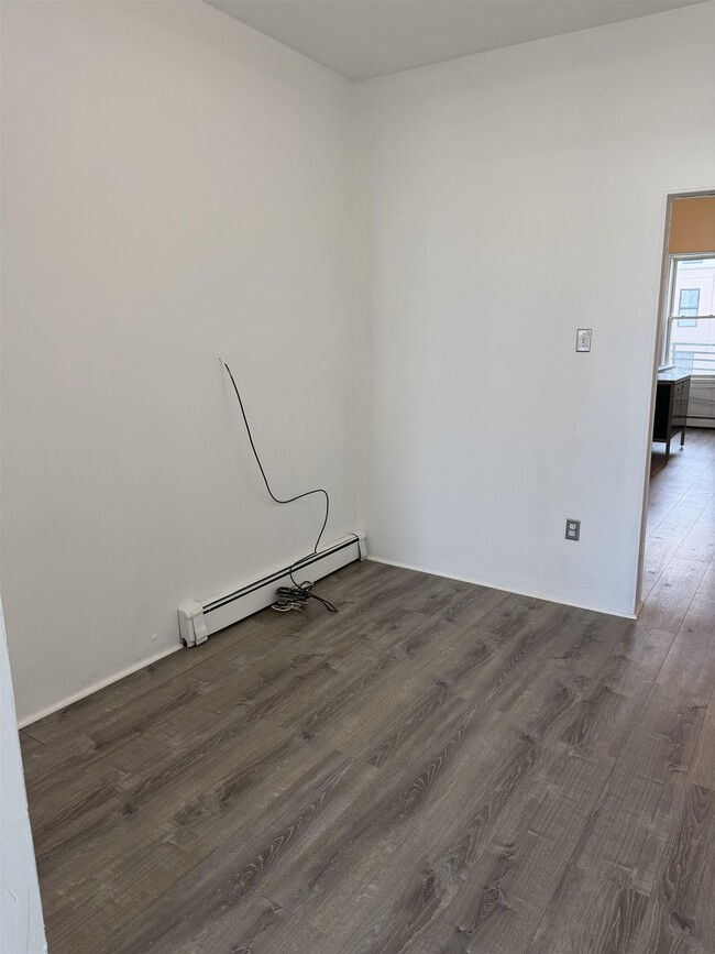 Photo - 630 Grand St Unidad 4