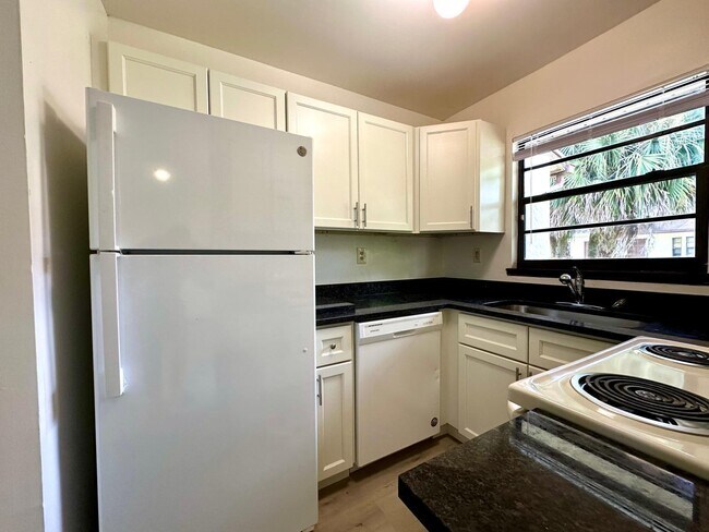 Photo - 1244 N Haverhill Rd Unidad 4