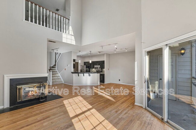 Building Photo - 300 Yarmouth St Unit 338