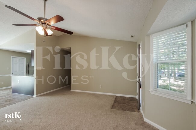 Photo - 3204 Faircroft Way