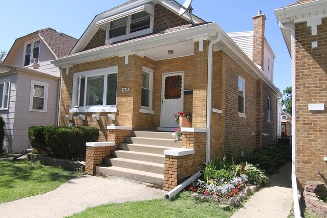 Photo - 5642 W Newport Ave