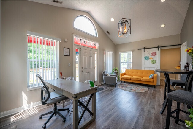 Clubhouse - Horizons Apartments