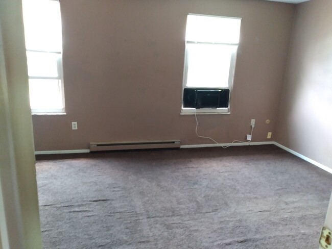 Front Bedroom - 3236 Rakeford Dr