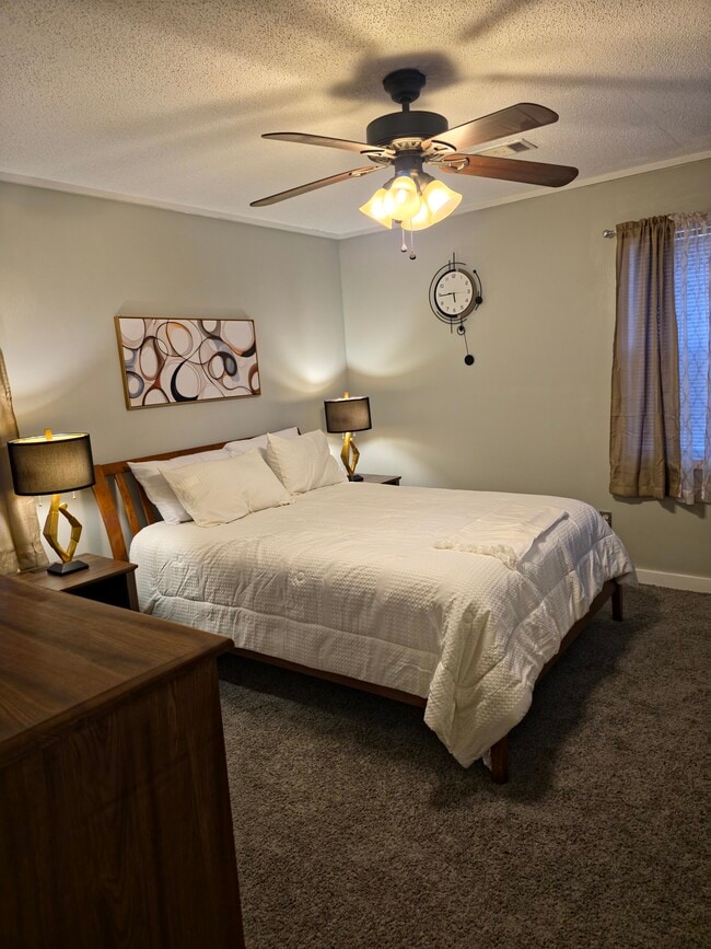 Photo - 1555 Lyons Center Rd