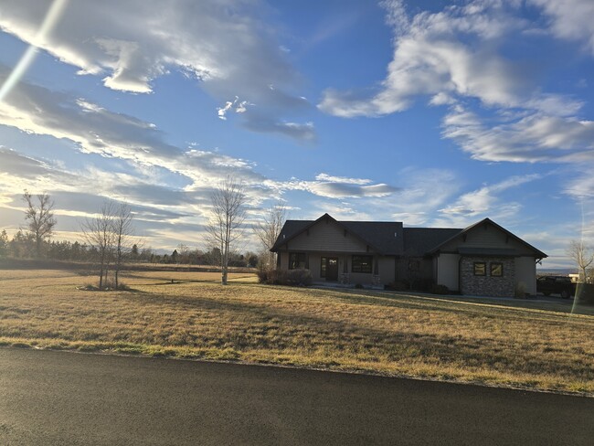 Building Photo - 45 Spain Bridge Cir Dr