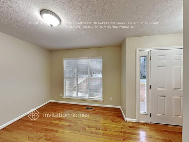 Photo - 7055 Wessex Way