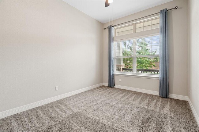 Photo - 385 Bonnet Blvd