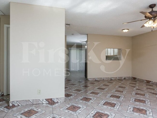 Photo - 5990 Ithaca Cir W