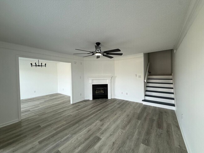 Photo - Newly Renovated Townhome 2 Bedroom - 2.5 Bathrooms