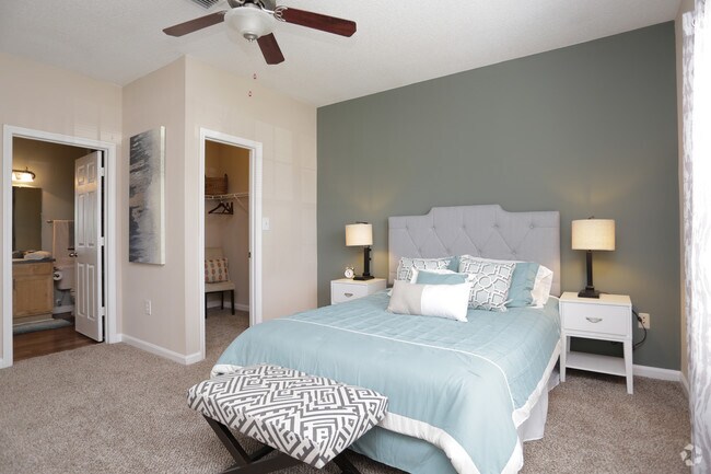 2BR, 2BA - 1,137 SF - Meadow View