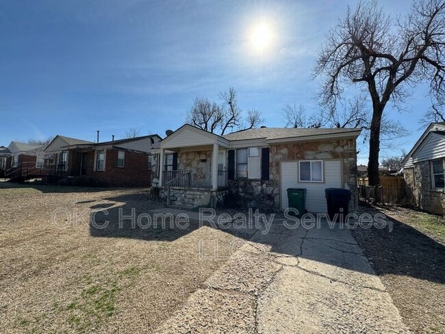Building Photo - 2216 NE 24th St Rental