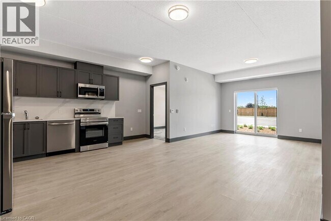 Photo - 773 Princess St Unit 112