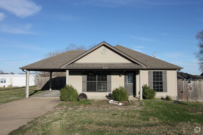 Building Photo - 704 N 4th St Rental