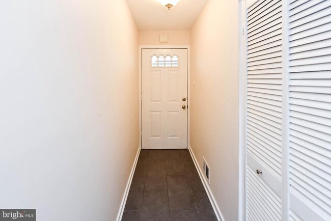 Photo - 49 Hawthorne Ct NE