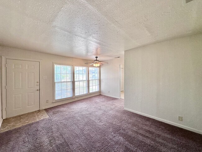 Photo - 1102/1104 Williamson Unit 1102