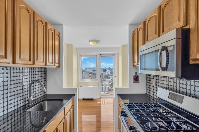 Photo - 6600 JFK Blvd E