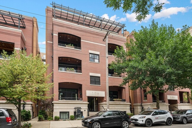 Building Photo - 106 S Sangamon St Unit 3S