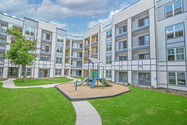 GATEWAY OAK CLIFF APARTMENTS