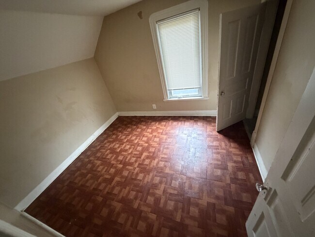 Photo - 2647 Fremont Ave N