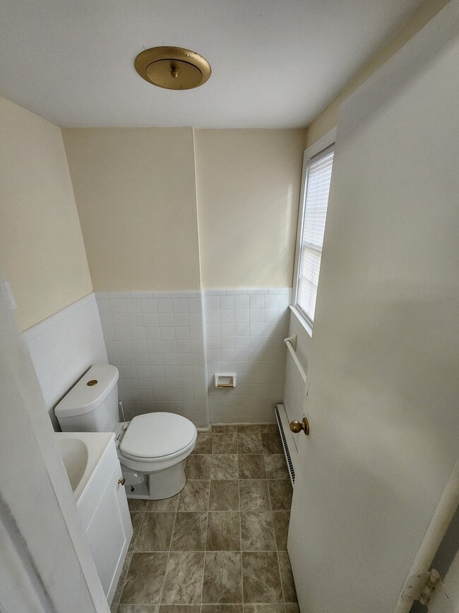 1110 W Rowan St Unit 2